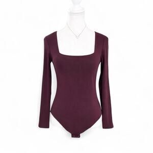 Babaton Aritzia Contour In Color Grape Size Large Bodysuit Square Neck Line